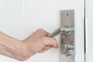 What is the difference between privacy, passage, and dummy door handles?