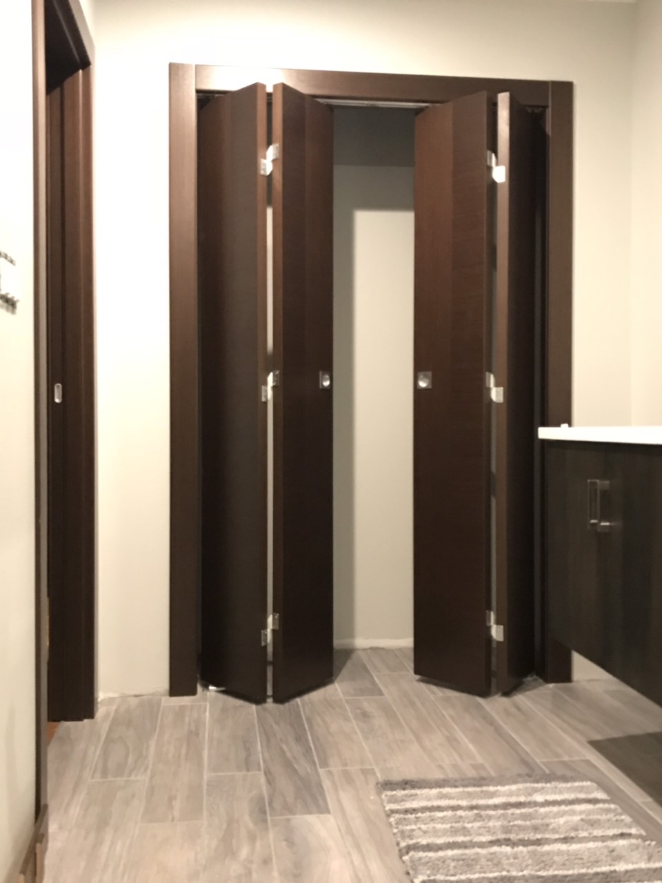 Veneer Bi-fold Closet Doors bi fold closet doors